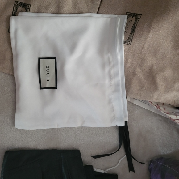 Authentic Guggi shopping bag - Picture 9 of 14